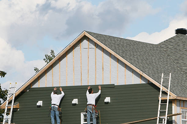 Professional Siding technician working in Woodbine, NJ